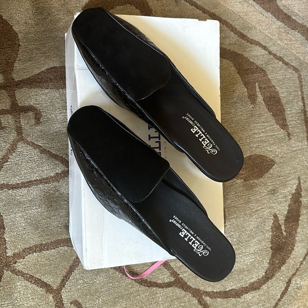 Helle comfort fashion shoes. Mule with heel suede andfaux animal skin black croc